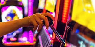 Navigasi kategori game apple4d dengan opsi sportsbook, casino, slot, dan esports
